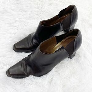 Stuart Weitzman Square Toe Heeled Leather Clogs